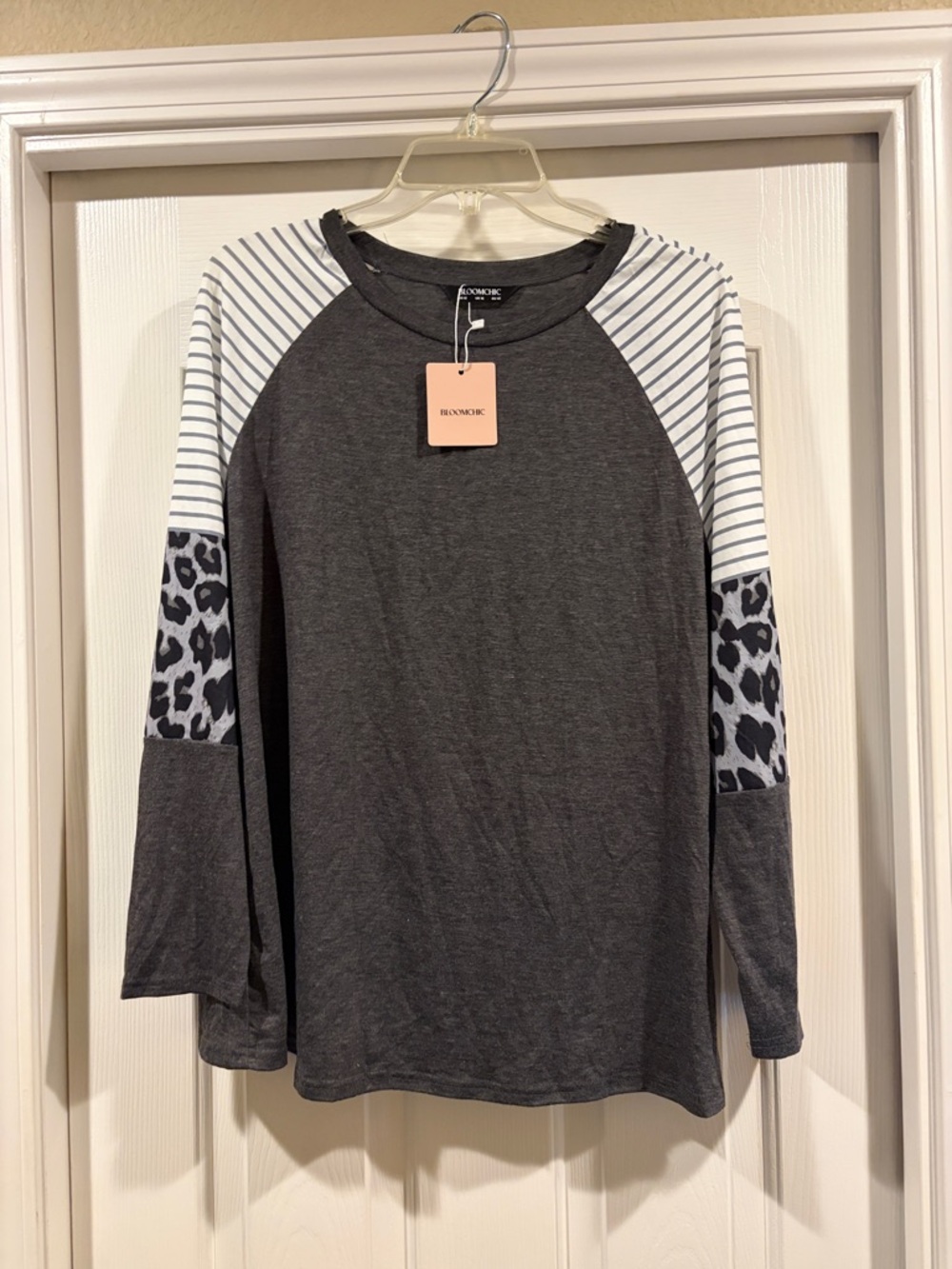 Bloomchic Raglan Tee with Striped and Leopard Sleeve Accents NWT size 12 - Picture 4 of 5